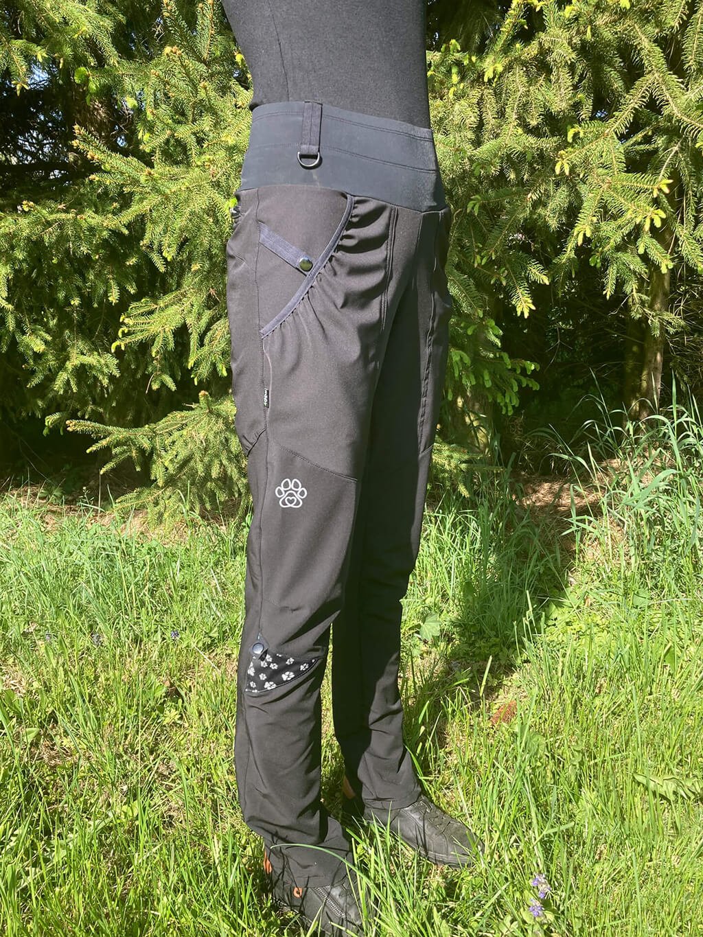 Women's training trousers SUMMER - black with white paws