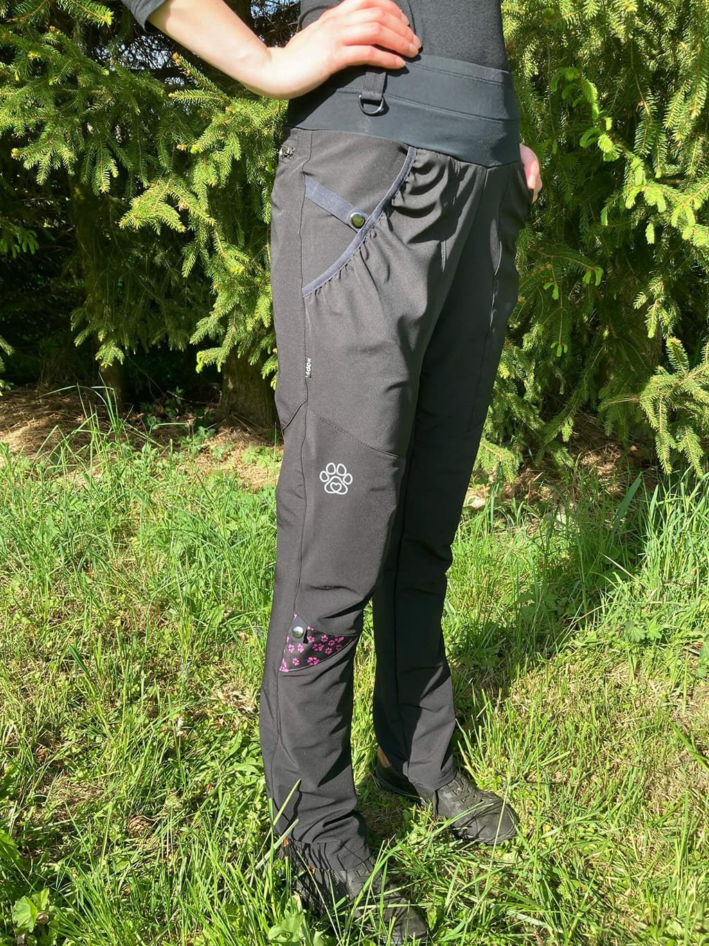 Women's training trousers SUMMER - black with lavender paws