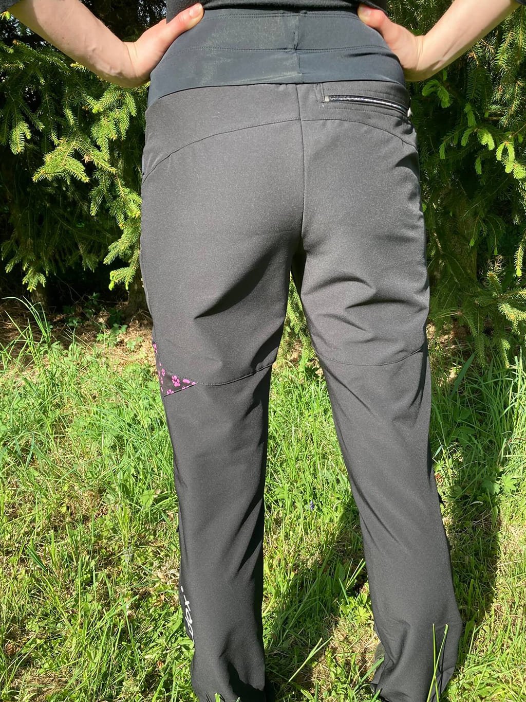 Women's training trousers SUMMER - black with lavender paws