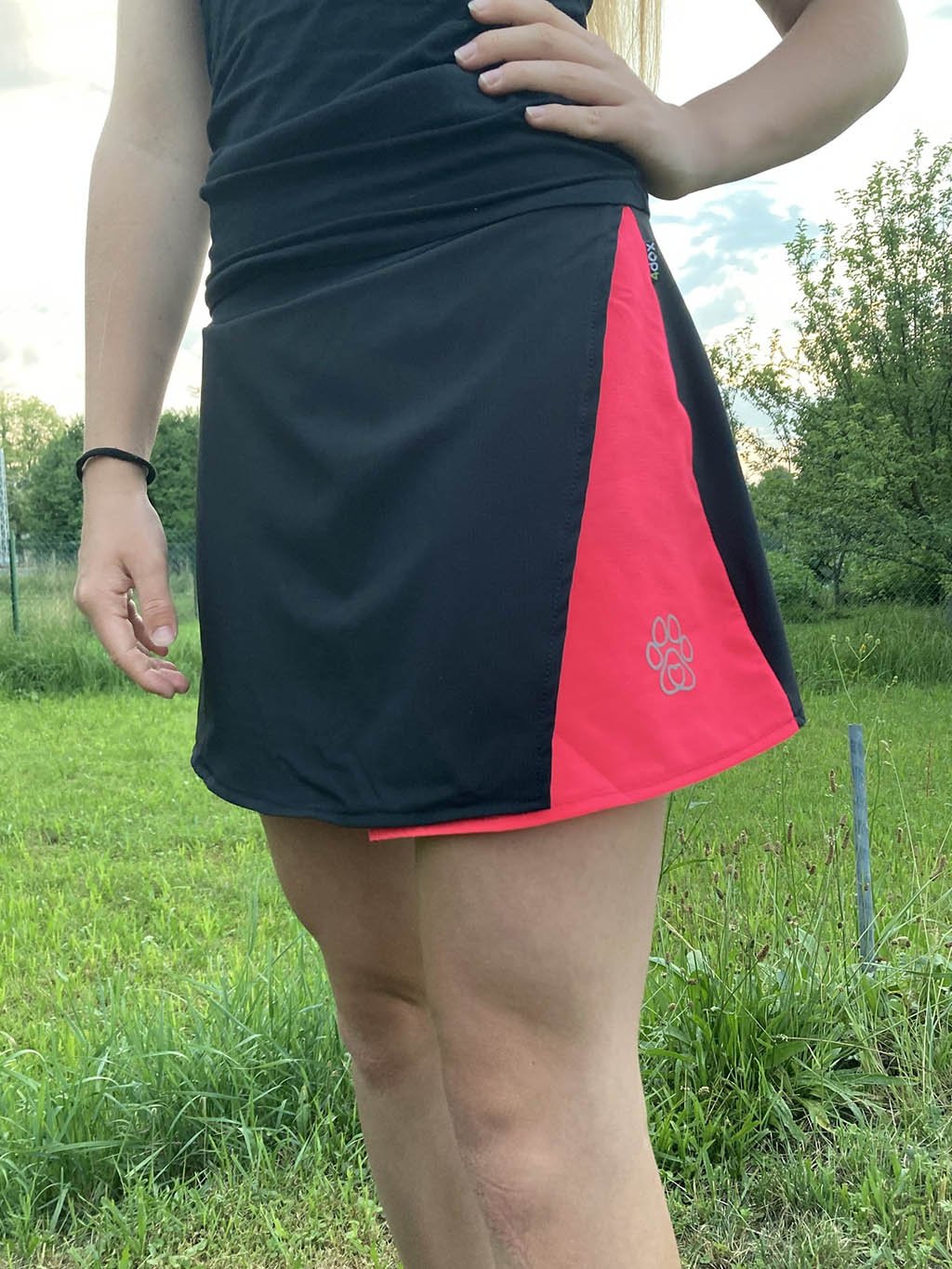 Skirt with short shorts black-neon pink