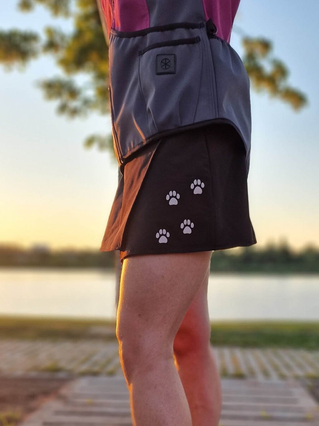 skirt with short shorts black with reflexive paws
