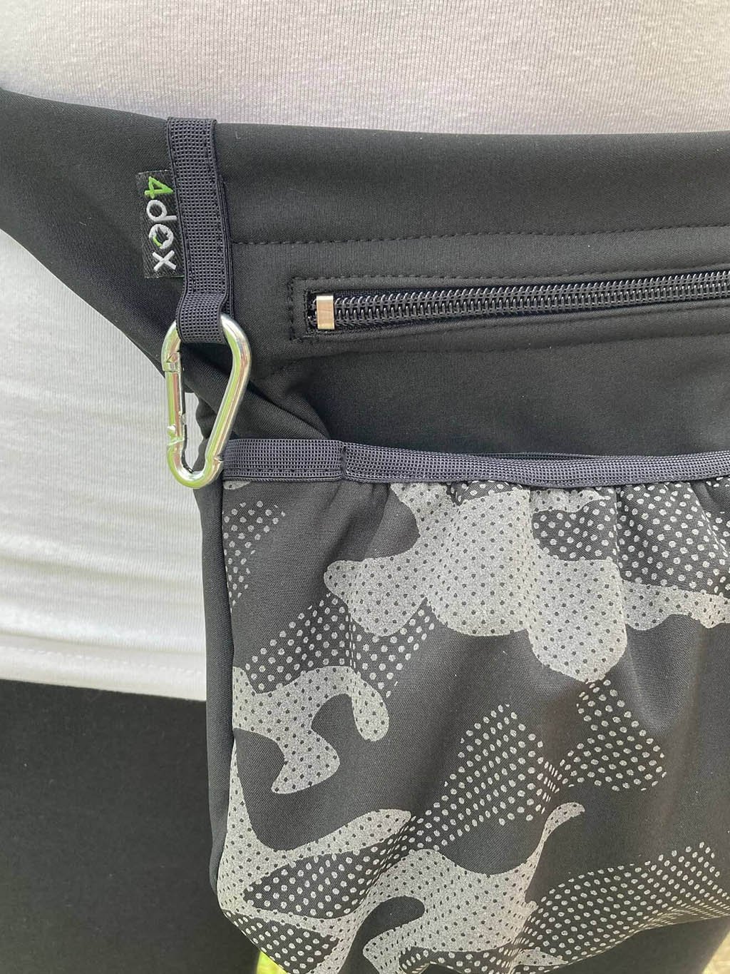Dog training treat pouch XL reflective black camouflage