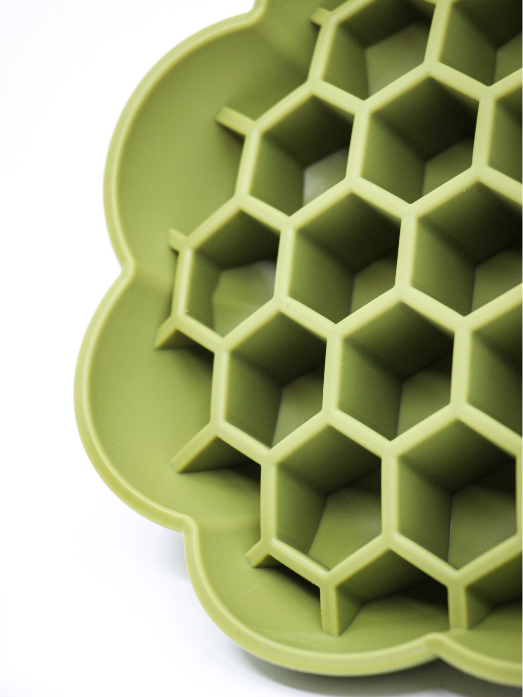 Anti-swallow bowl - honeycomb olive