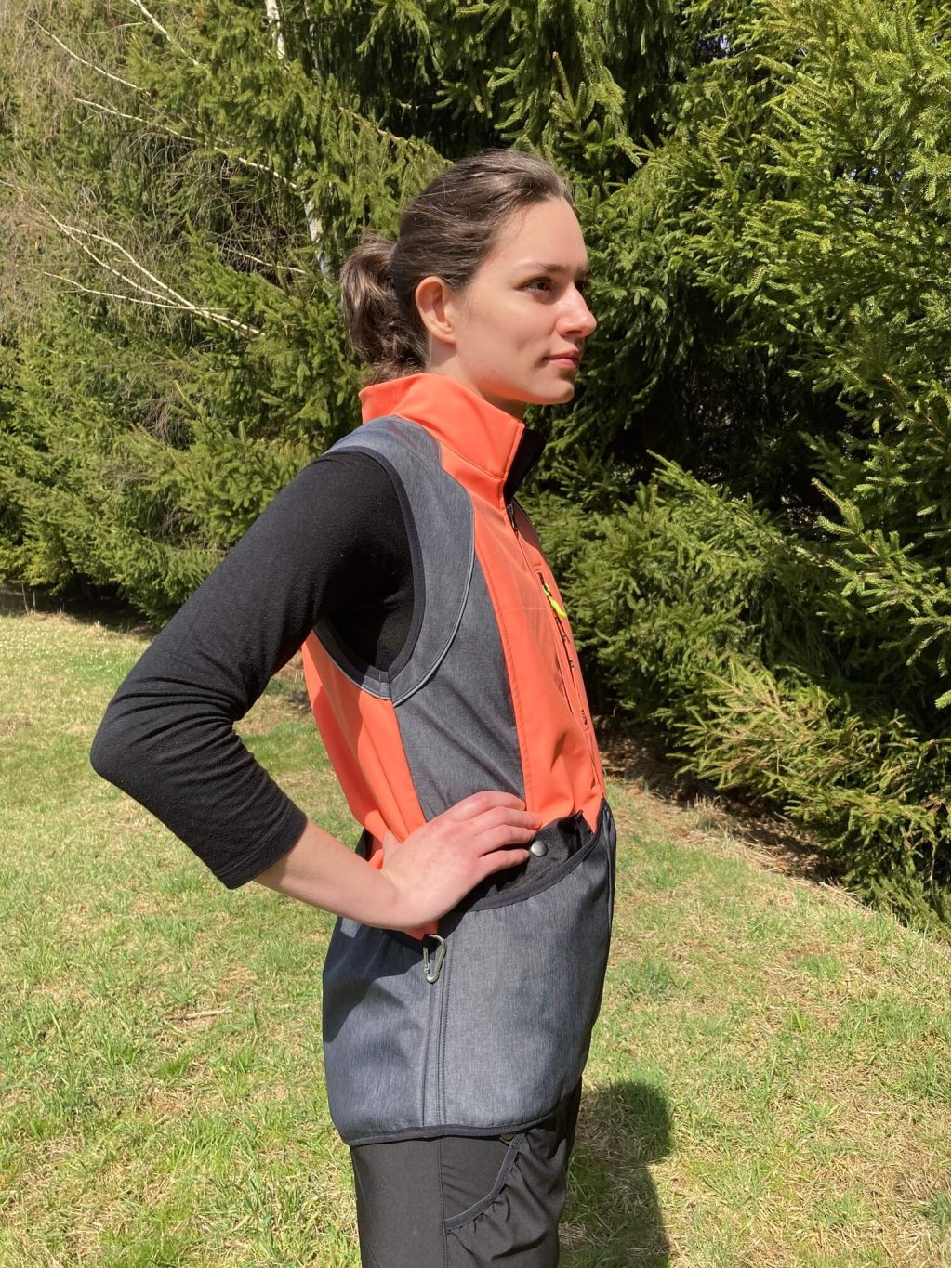 Women's training waistcoat- SALMON-ANTHRACITE