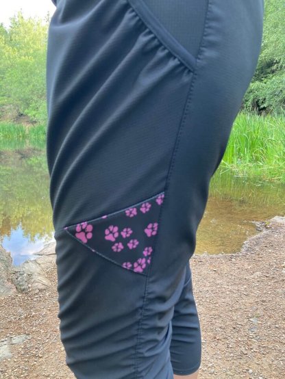 3/4 shorts BLACK WITH LAVENDER PAWS