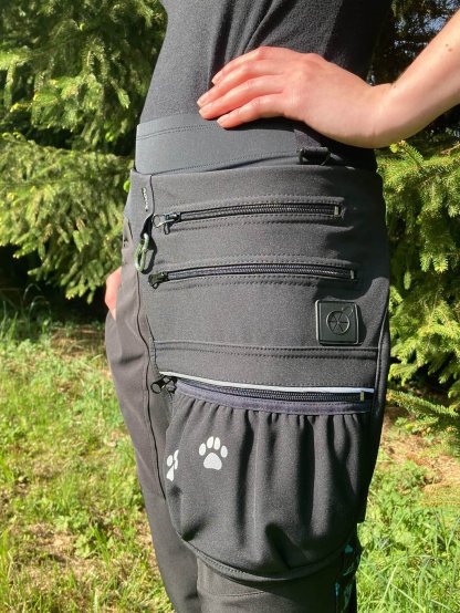 Running bag with reflective paws All-black 