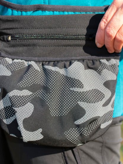 Dog training treat pouch with a magnetic fastening REFLECTIVE CAMOUFLAGE
