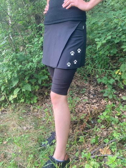 Skirt with knee-length shorts - black with reflexive paws