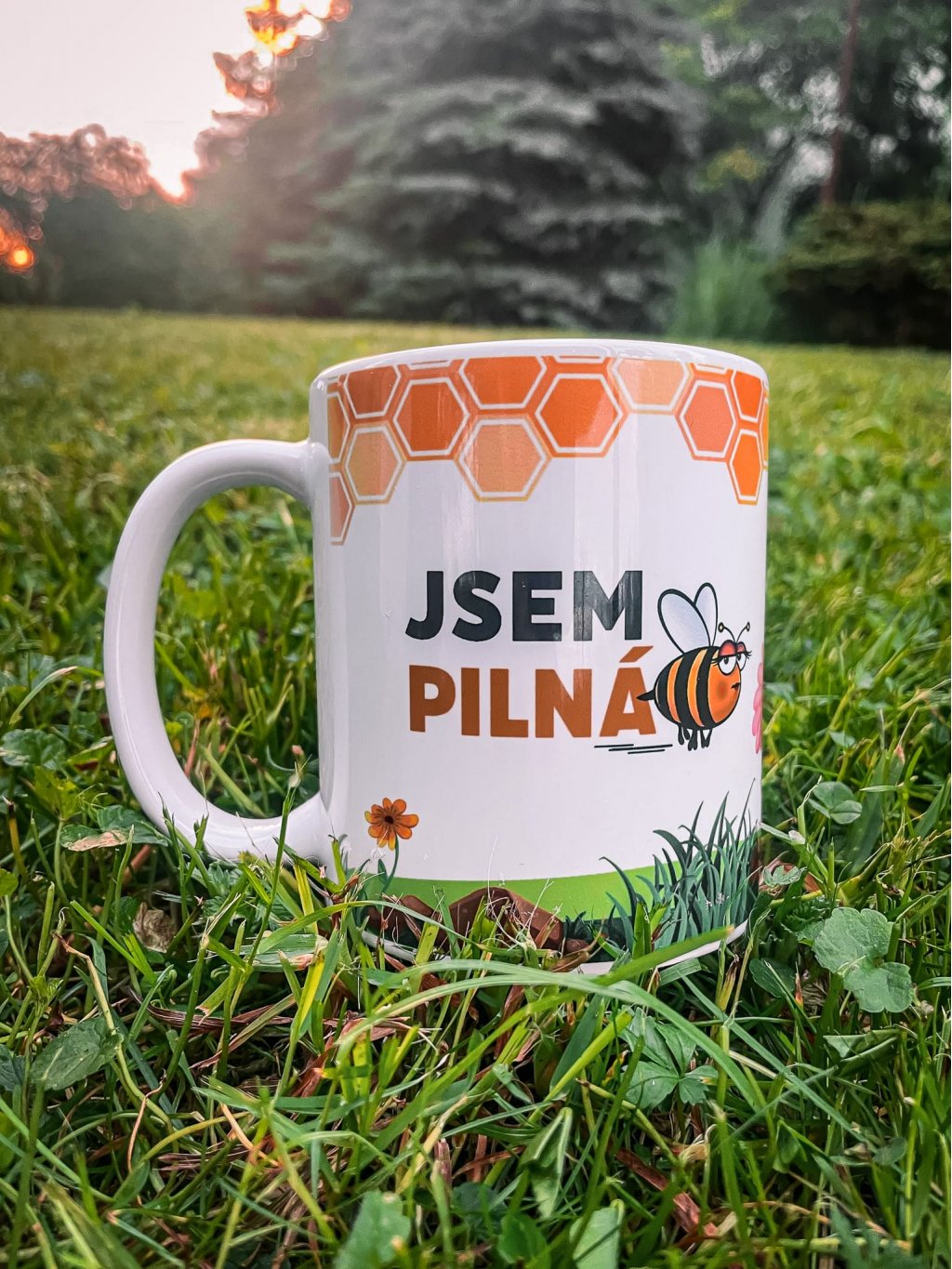 Keramický hrnek "Jsem pilná včelka"