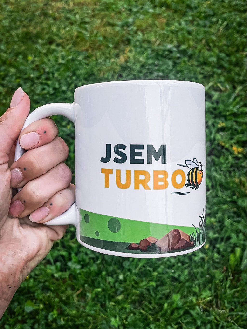 Keramický hrnek "Jsem turbo čmelák"