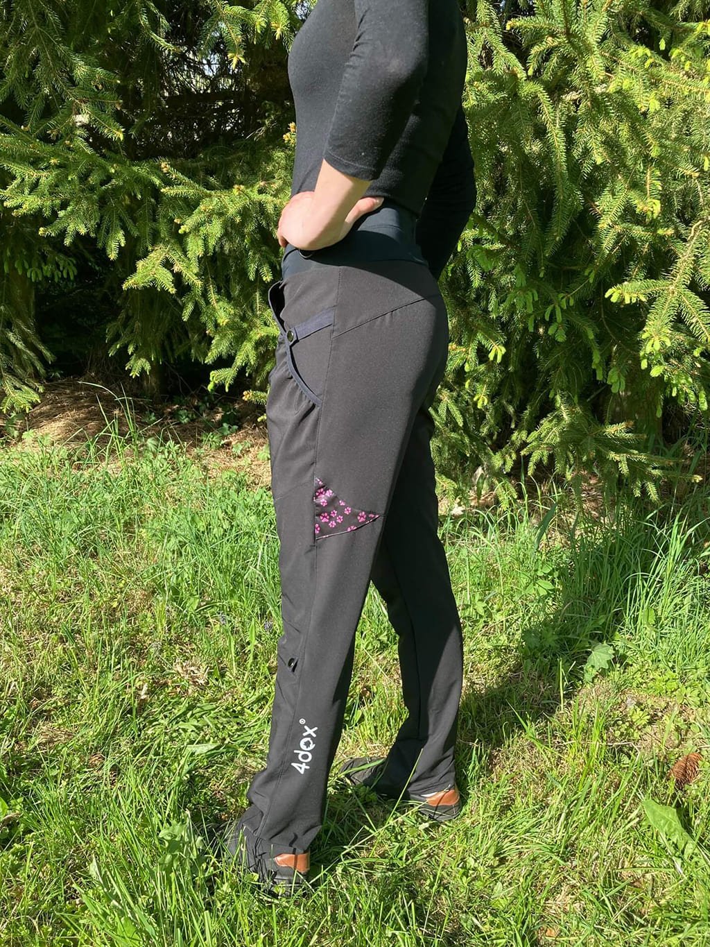 Women's training trousers SUMMER - black with lavender paws