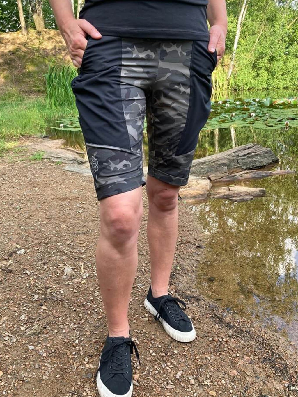 Knee-length shorts - camouflage