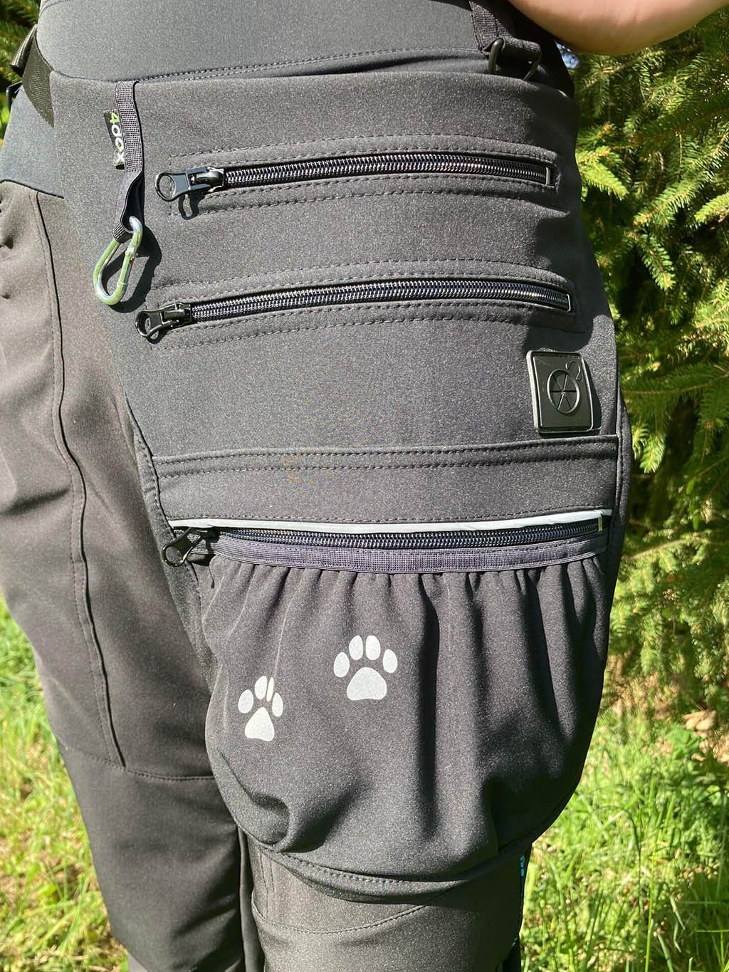 Running bag with reflective paws All-black