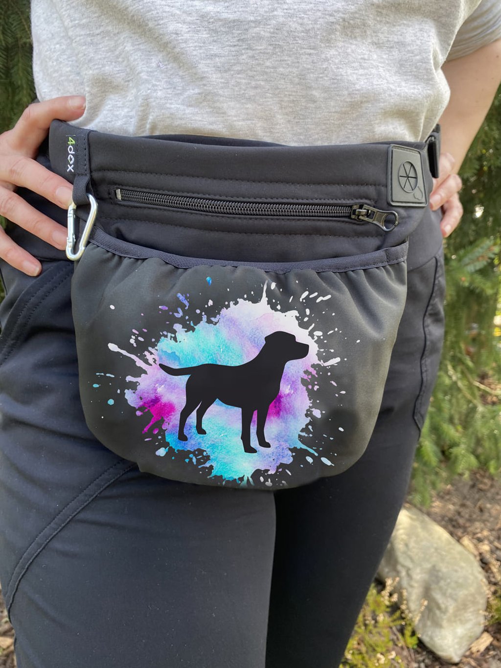 Treat pouch with magnetic closure Labrador L 4dox