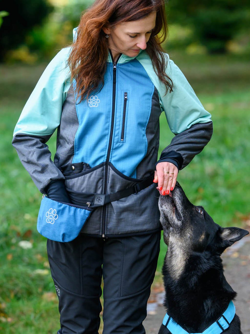 Treat pouch with magnetic closure Teal with paw 4dox