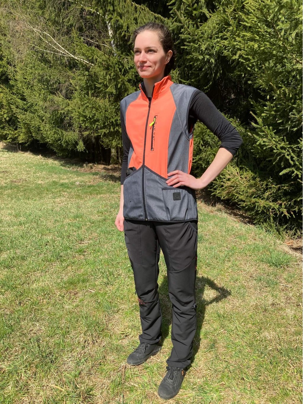 Women's training waistcoat- SALMON-ANTHRACITE