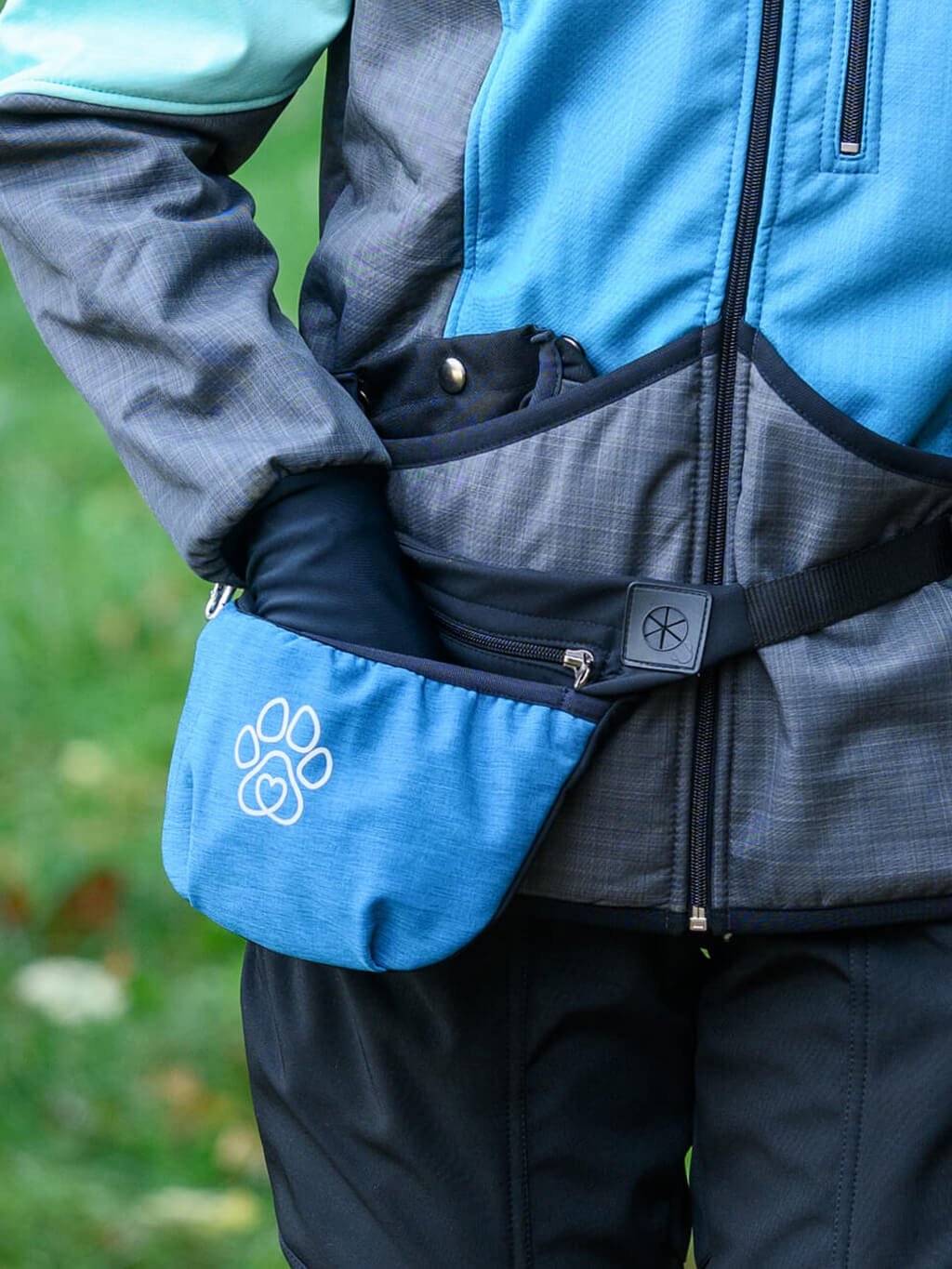 Winter jacket turquoise size L with treat bag and light