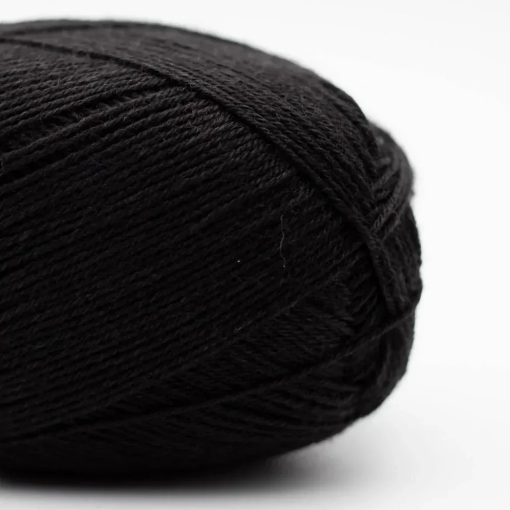 Edelweiss classic 4ply 100g  - 426 black