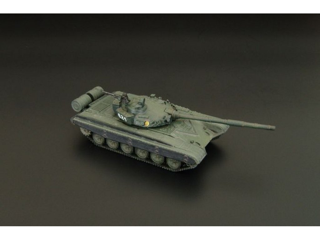 BRENGUN 1/144 T-72M Soviet MBT (resin kit)