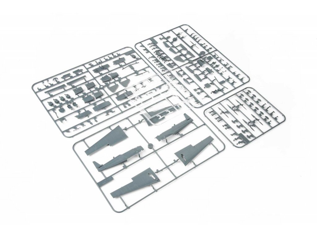 EDUARD PROFIPACK 1/48 Z-526 Trenér Master 