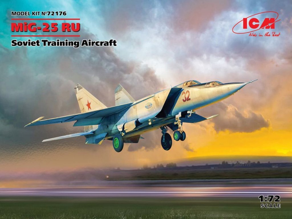ICM 1/72 MiG-25RU Foxbat Soviet Training Aircraft