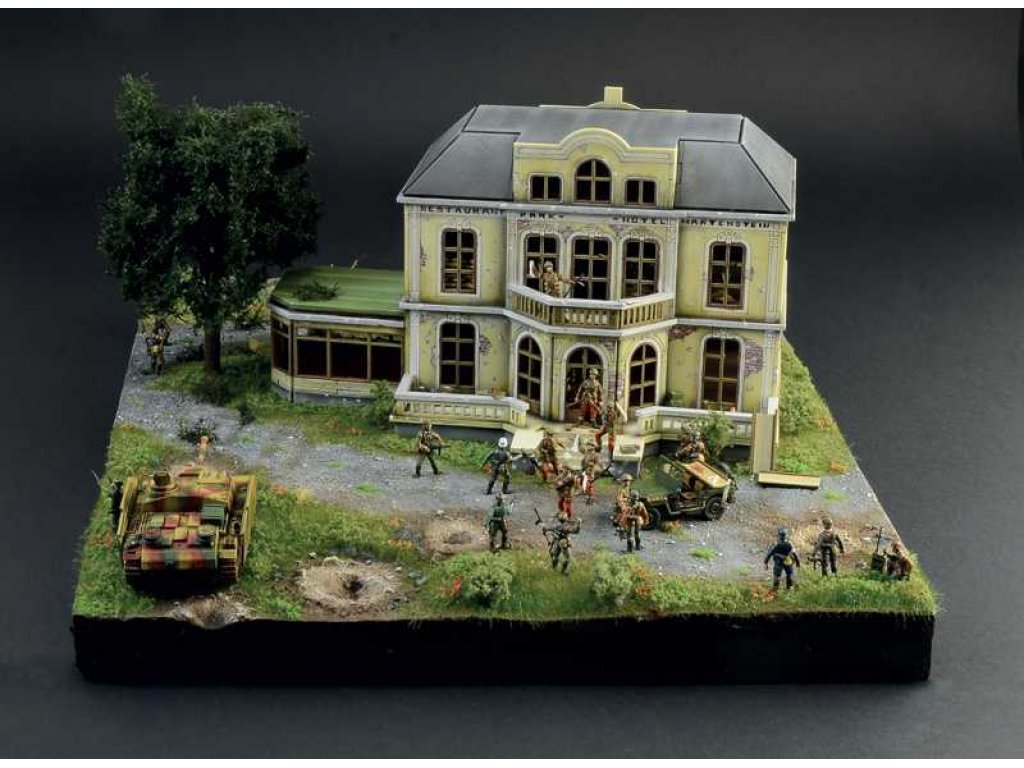 ITALERI 6107 1/72 Market Garden: Hotel Hartenstein Diorama Set