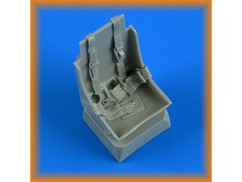 QUICKBOOST 1/32 P-51B Mustang seat with safety belts