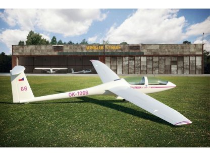 BRENGUN 1/48 DG-1000S Glider AKVY (plastic kit)
