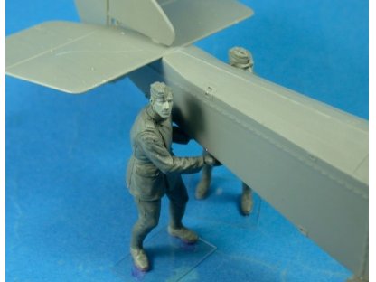 COPPER STATE MODELS 1/32 RFC Air Mechanics Lifting The Tail WWI Figures
