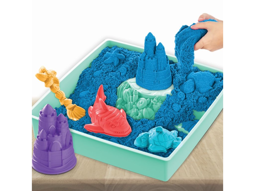 KINETIC SAND KRABICE TEKUTÉHO PÍSKU S PODLOŽKOU MODRÁ