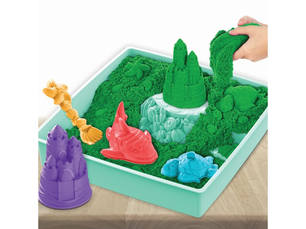 KINETIC SAND KRABICE TEKUTÉHO PÍSKU S PODLOŽKOU ZELENÁ