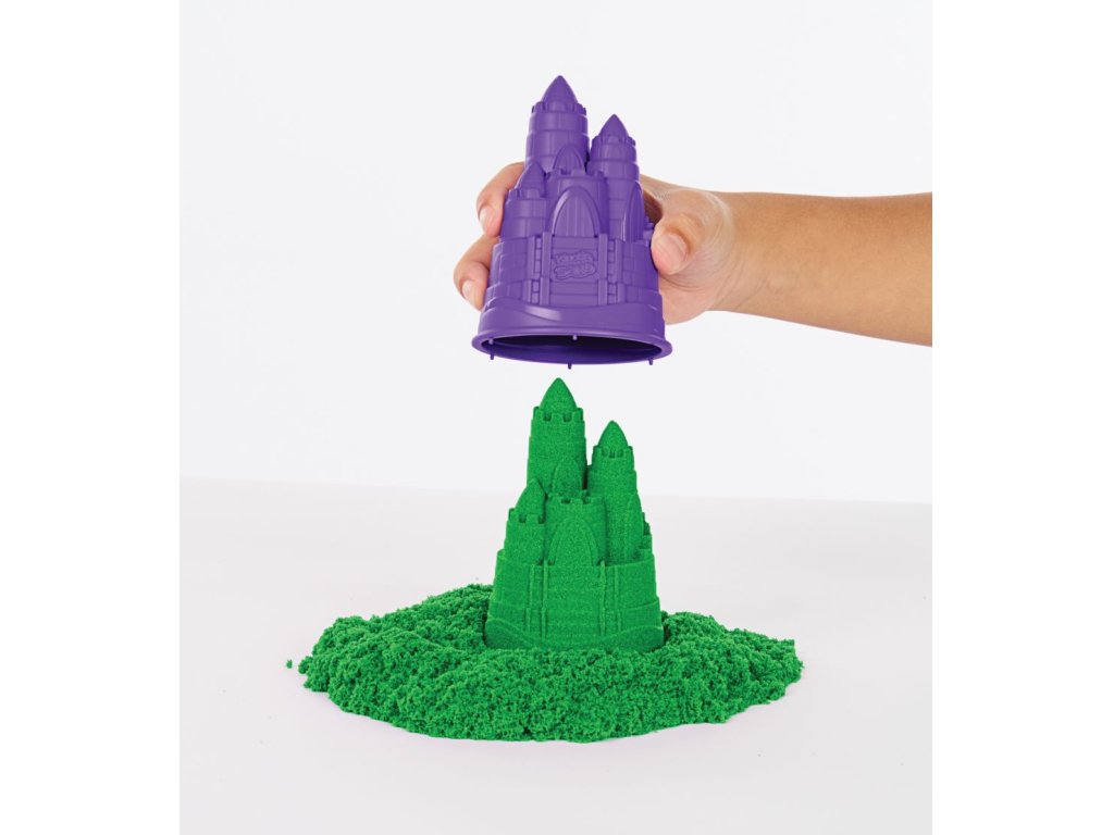 KINETIC SAND KRABICE TEKUTÉHO PÍSKU S PODLOŽKOU ZELENÁ