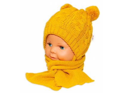 BABY NELLYS Zimní pletená kojen čepička s šálou TEDDY - hořčicová s bambulkami, vel. 62/68