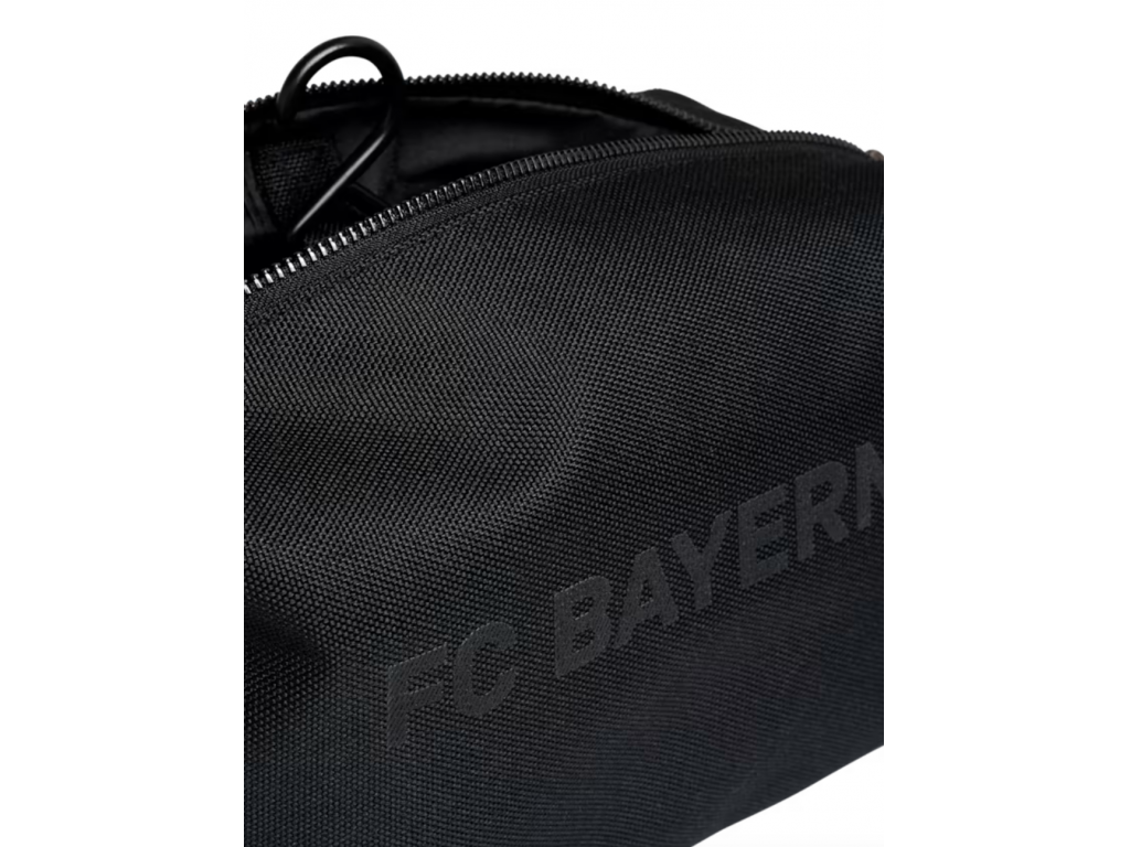 Geanta pentru cosmetice FC Bayern München neagra
