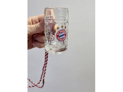 ?tampila FC Bayern München - Logo cu cinci stele