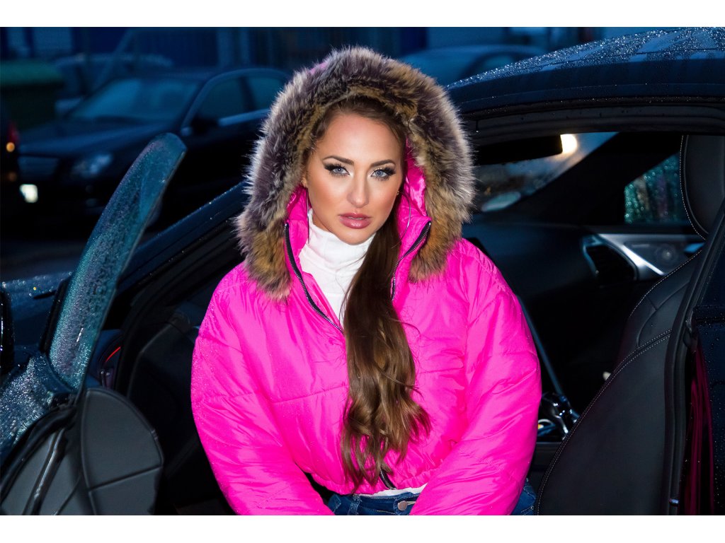 Crop zimní bunda s kapucí Hailee růžová