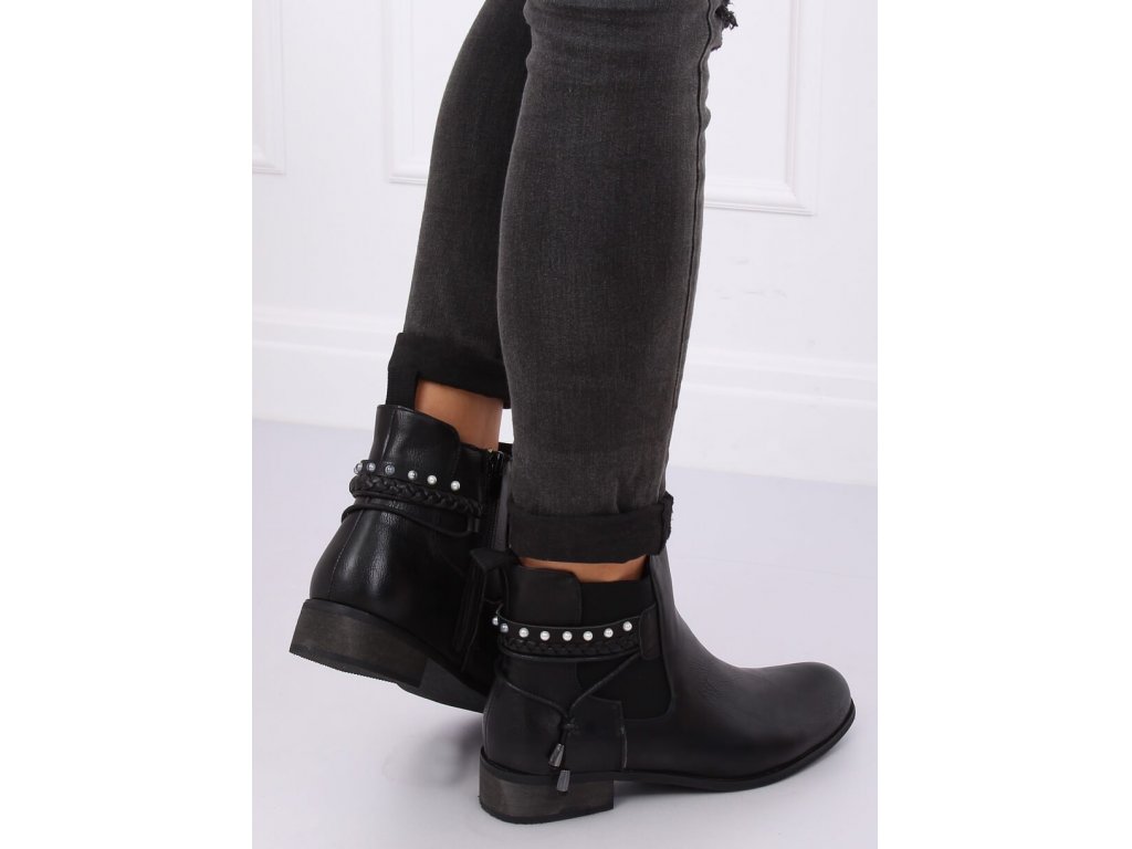 Kotníkové boty s ozdobou Dorcia černé