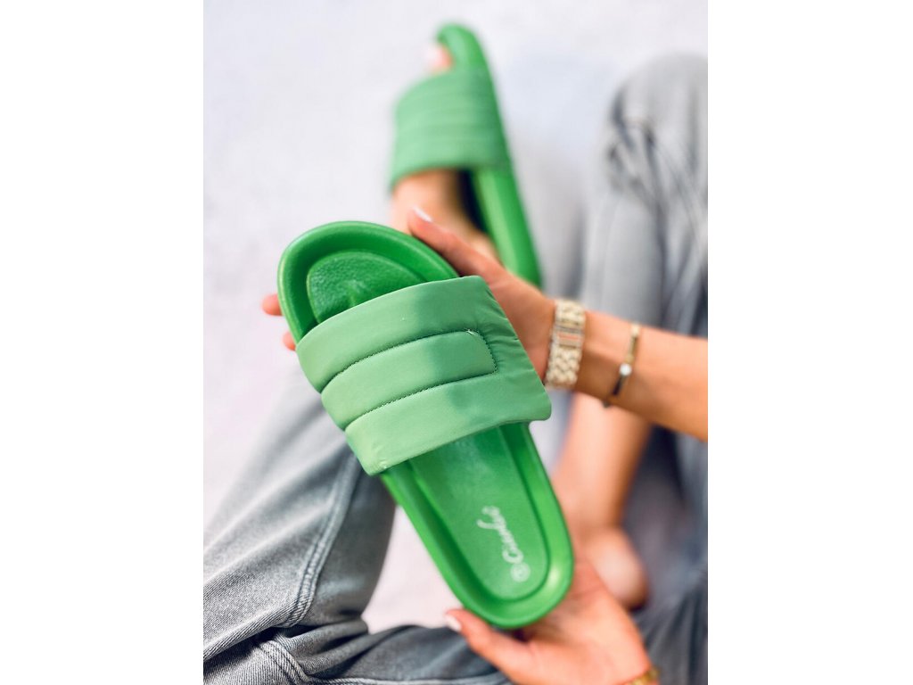 Pantofle na suchý zip Lakisha zelené