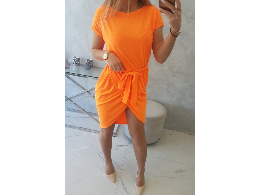 Šaty se zavazováním v pase Ohndria neonově oranžové