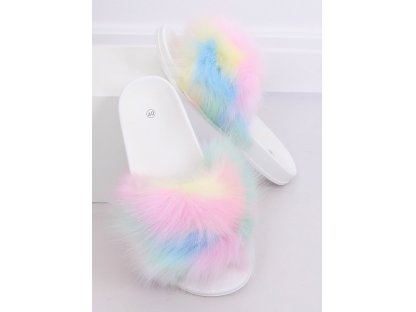 Bílé pantofle s barevným kožíškem Cressida
