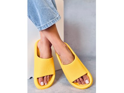 Gumové pantofle Sky žluté