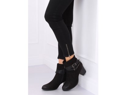 Kotníkové boty s páskem Moll černé