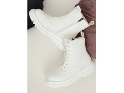 Kotníkové zateplené boty na vysoké podrážce Gwenda bílé
