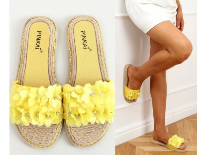 Pantofle s květinami a kameny Patty žluté