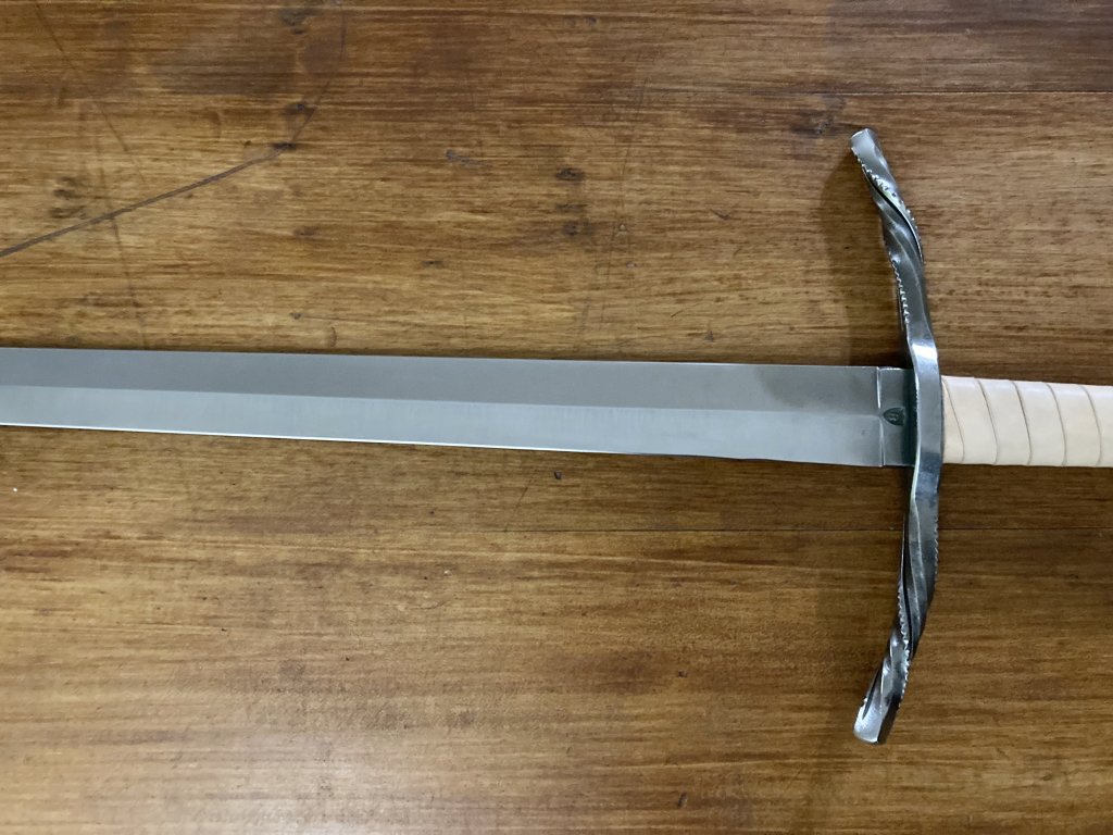 Jeden a půl ruční meč