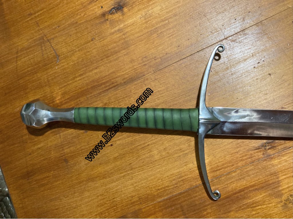 One and a half hand sword Viollete
