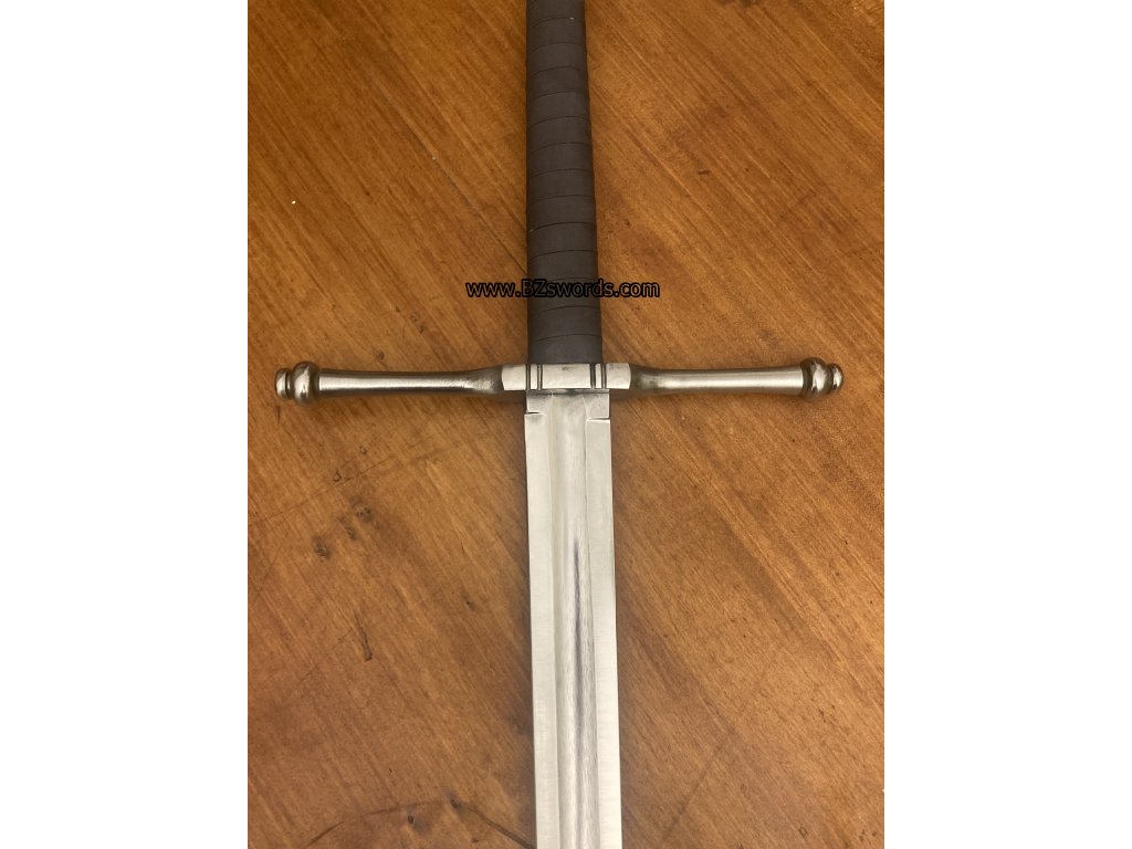One and a half hand sword