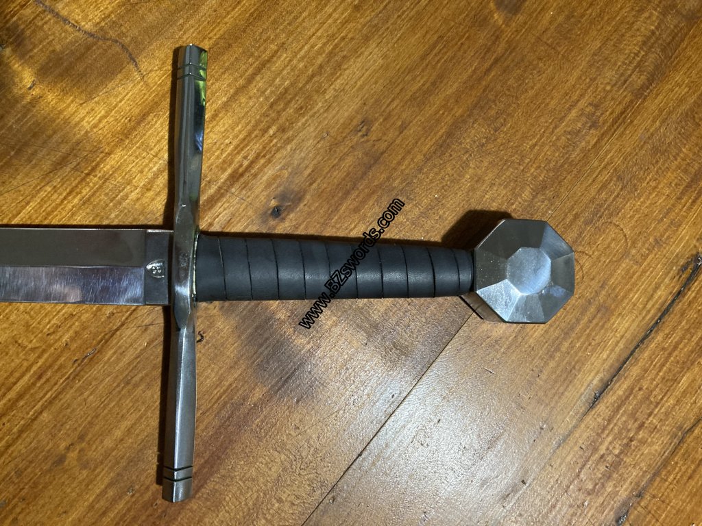 One-handed sword
