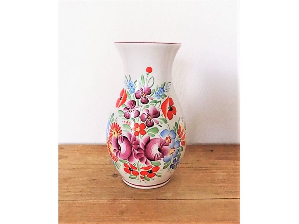 Chodská keramická váza, barevné květy