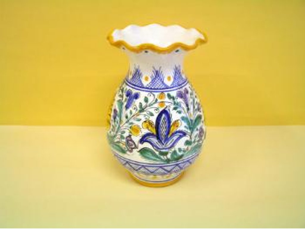 Keramická dekorační váza habánský styl